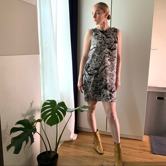 Abstract Pattern Dress - Picture 2 of 3